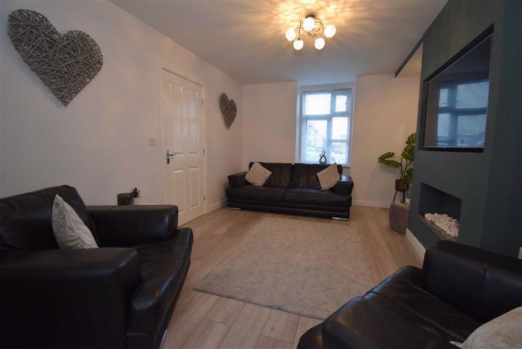 Rowan Drive, South Shields 3 bed semidetached house £207,500