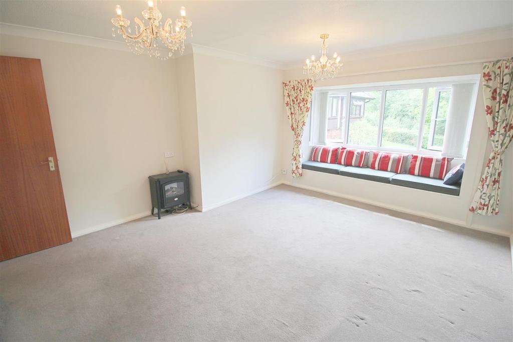 The Mount, Simpson, Milton Keynes 2 bed flat £170,000
