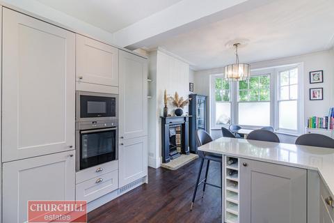 42 Waverley Road, London, E18 1HX
