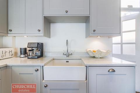 42 Waverley Road, London, E18 1HX