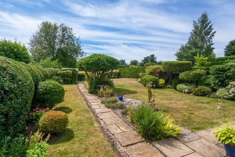 Tregarthen Snitterfield Lane, Norton Lindsey, Warwick, CV35 8JQ