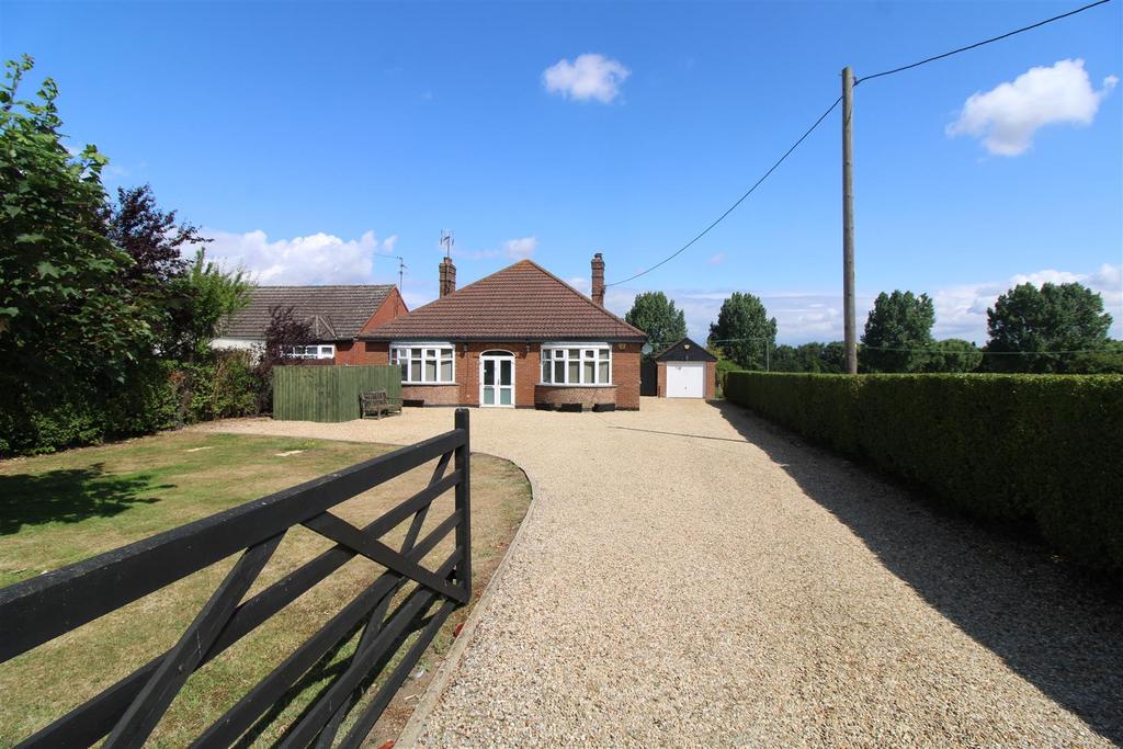 Lynn Road, Middleton, King's Lynn 3 bed detached bungalow £340,000