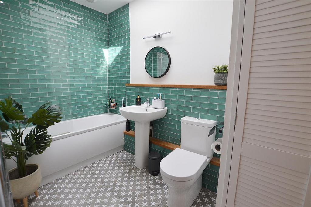 Bathroom.JPG