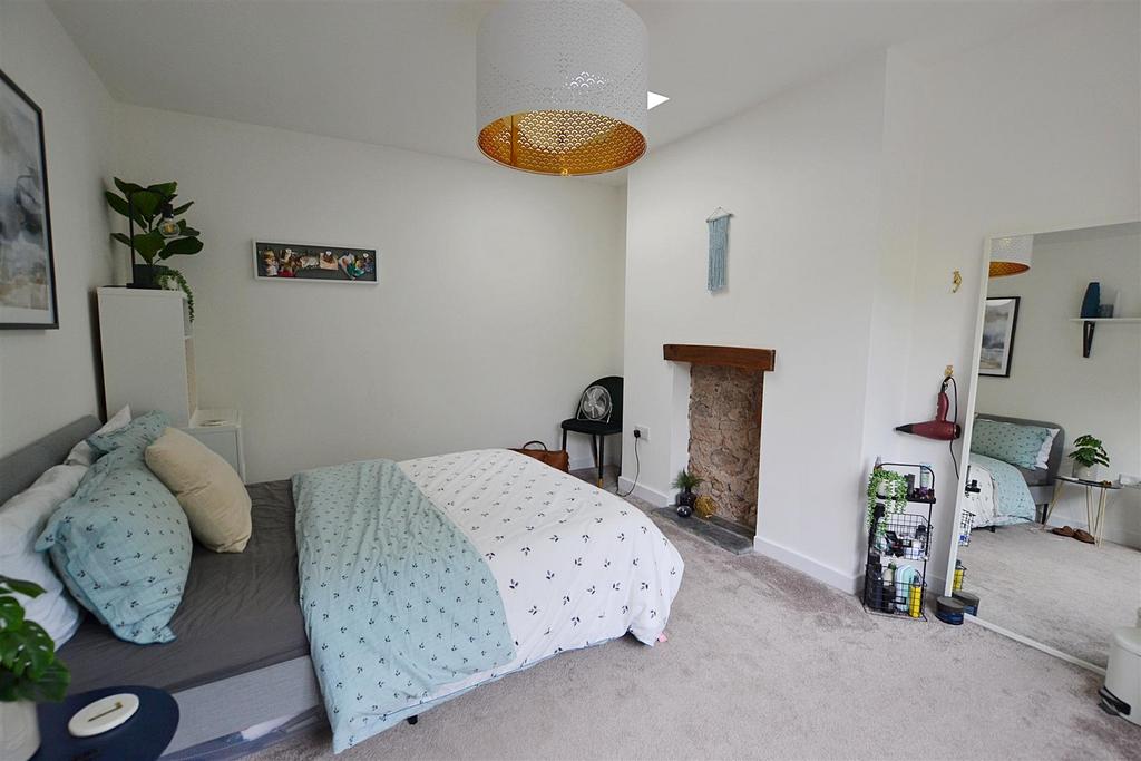 Bed 1.JPG