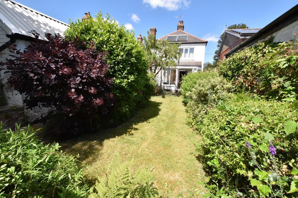 Flixborough Road, Scunthorpe, Lincolnshire 3 bed detached house for