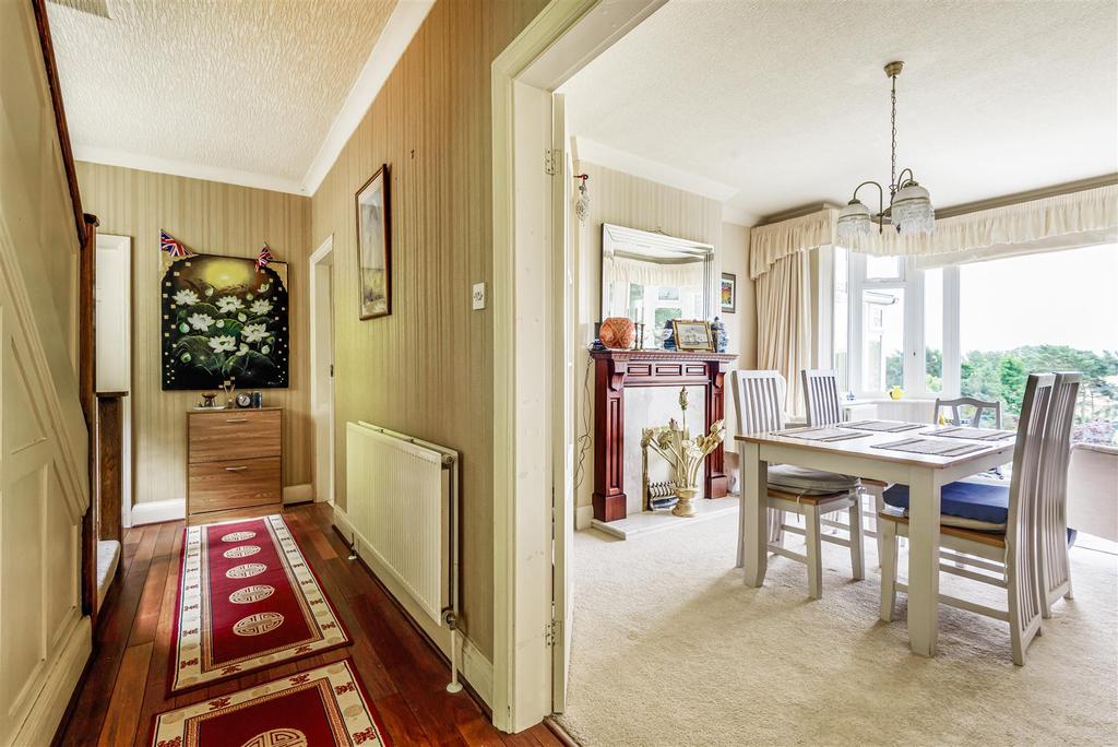 Deepdale Avenue, Scarborough, North Yorkshire 3 bed detached house for