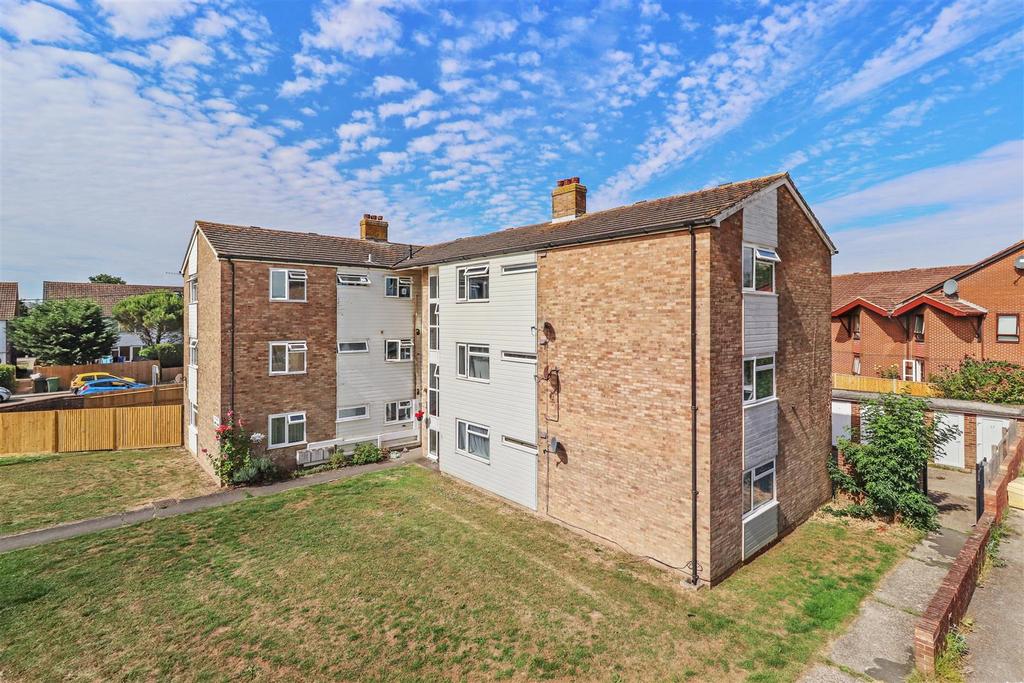 St. Marys Avenue, Hailsham 2 bed apartment £185,000