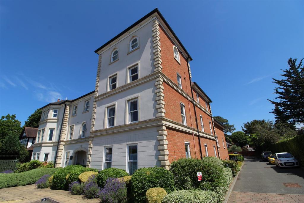 Hunters Reach, Kenilworth Road, Leamington Spa 2 bed apartment £950
