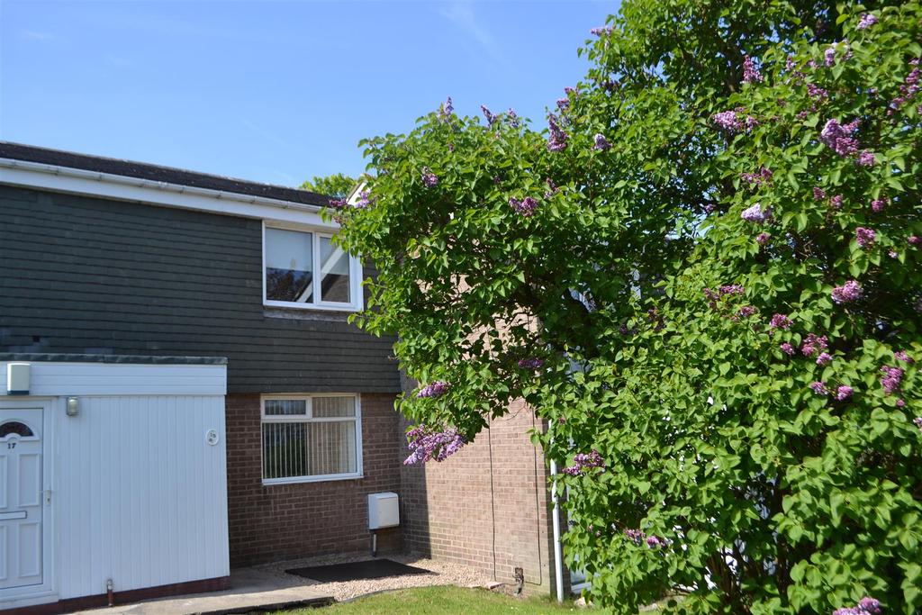 Merrion Close, Moorside, Sunderland 2 bed apartment £70,000