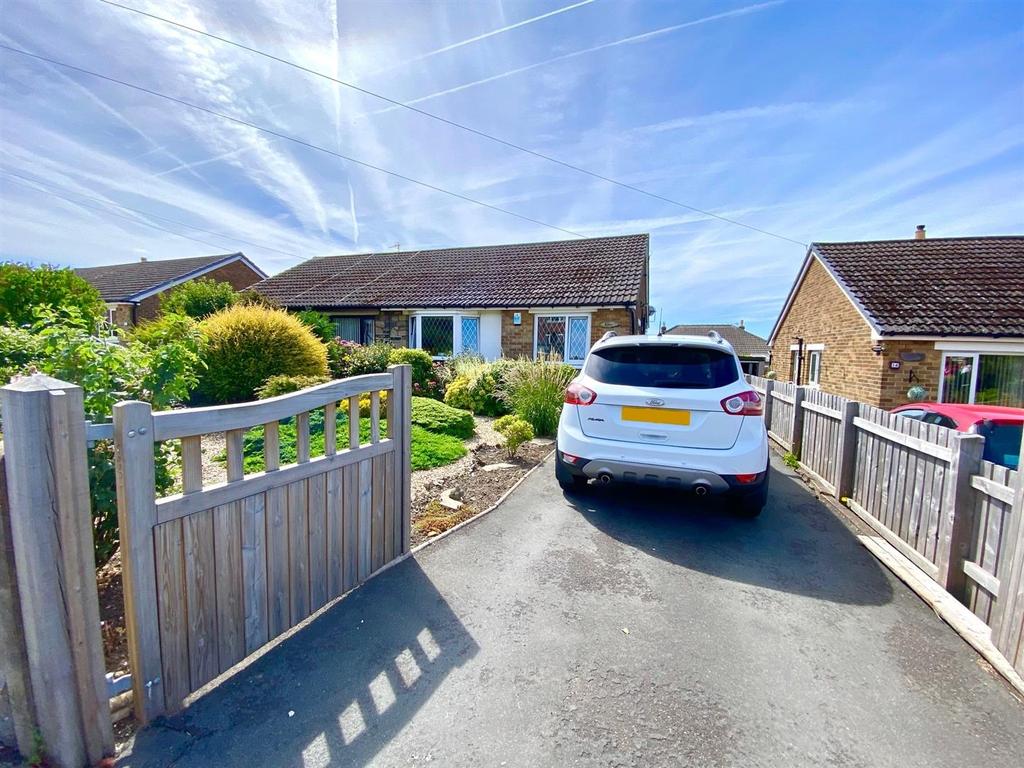 Highgate Lane, Lepton, Huddersfield 2 bed semidetached bungalow for