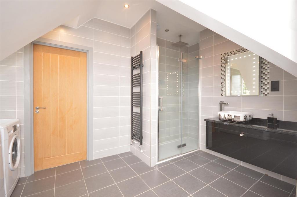 Family Bath/Shower Room