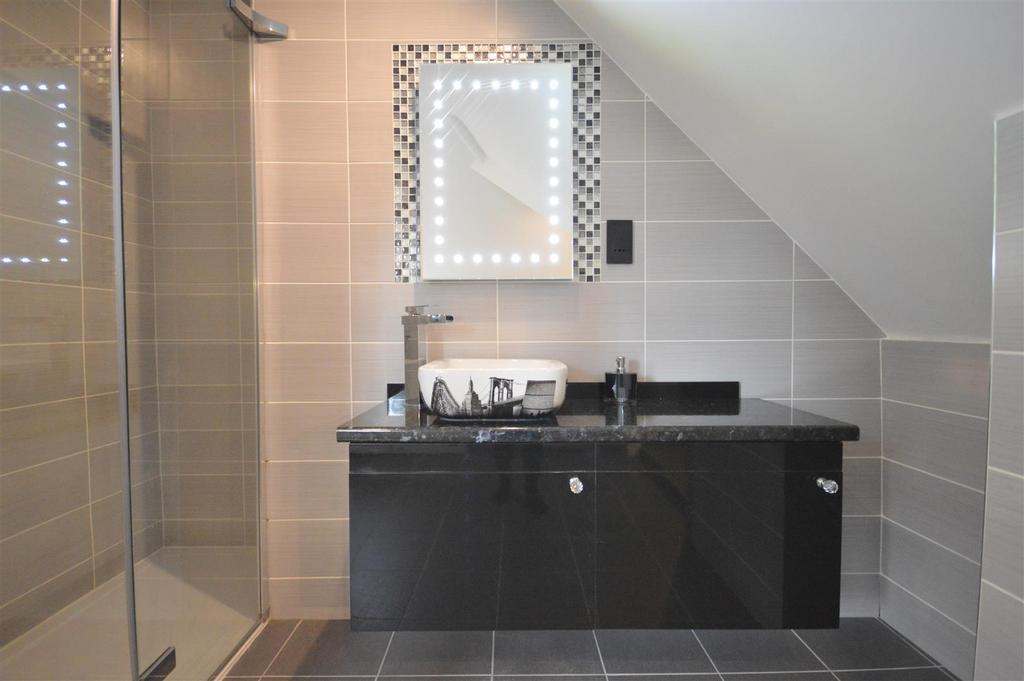 Family Bath/Shower Room