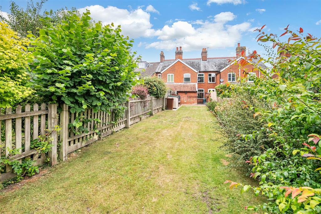 Queens Road, Bury St Edmunds 2 bed terraced house for sale £350,000