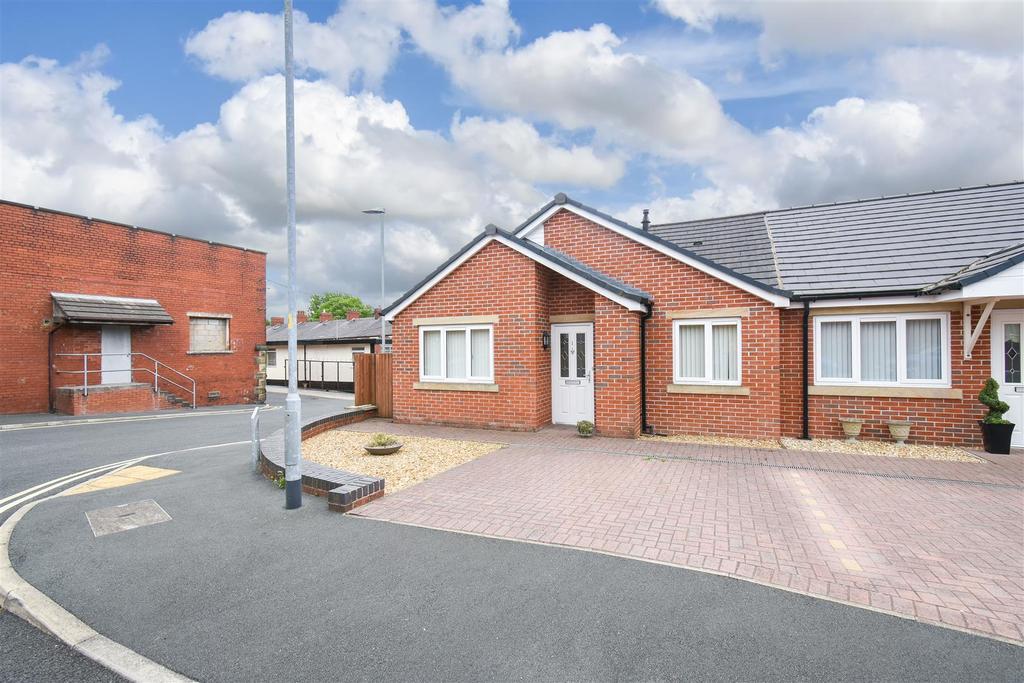 Weavers Place, Great Harwood, Blackburn 3 bed semidetached bungalow