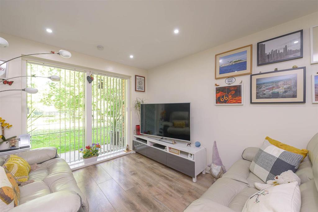 Barony Road, Nantwich 2 bed apartment £242,500