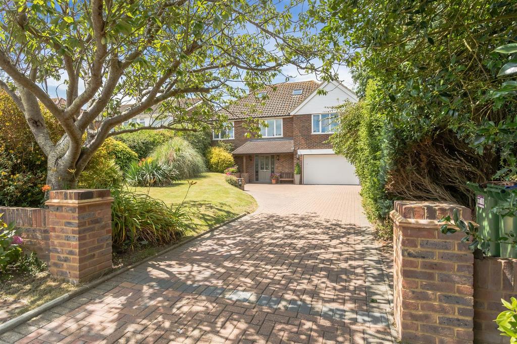 Lullington Close, Seaford 3 bed detached house £925,000