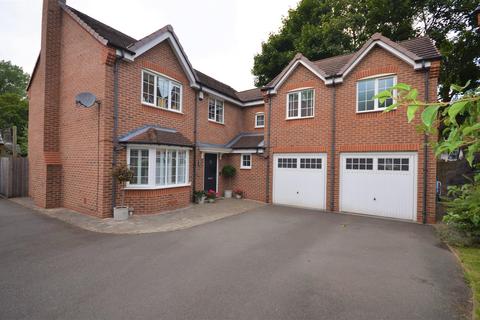 5 bedroom detached house for sale - Hartley Close, Stone