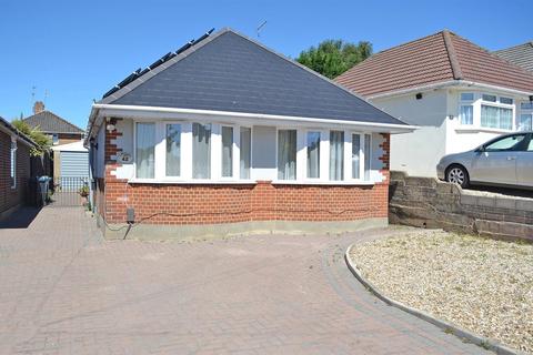 2 bedroom detached bungalow for sale - Astbury Avenue, Wallisdown, Poole
