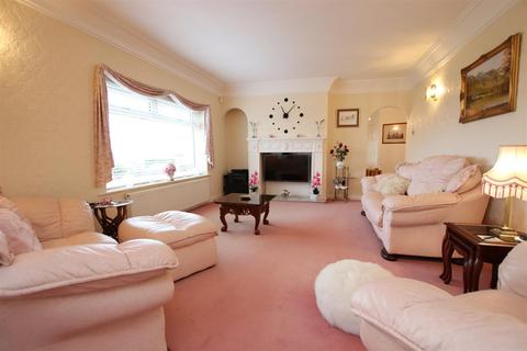 4 bedroom detached bungalow for sale - Wrosecliffe Grove, Idle