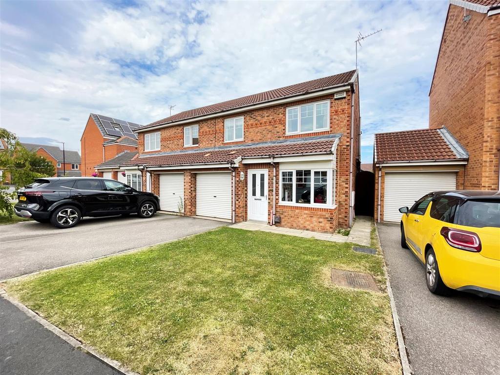 Silverbirch Road, Cuthbert... 3 bed semidetached house £172,950