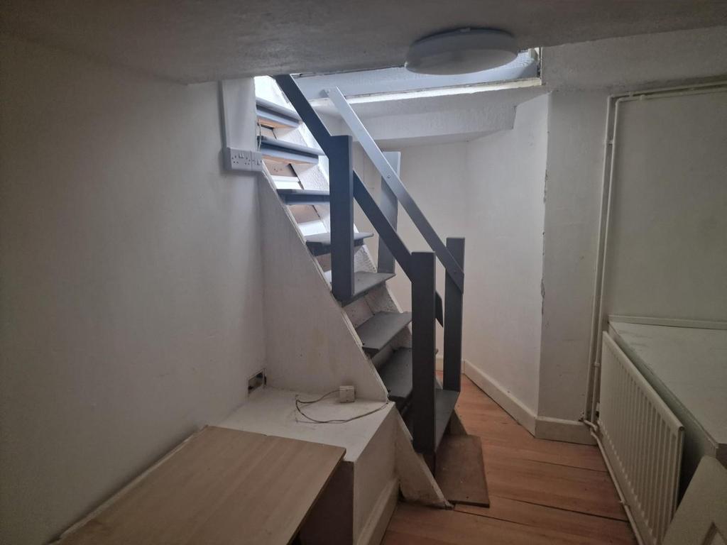 Flat 4 pic 1.jpeg