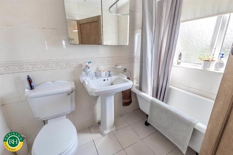 2 Spring Crescent, Sprotbrough, Doncaster, DN5 7QF