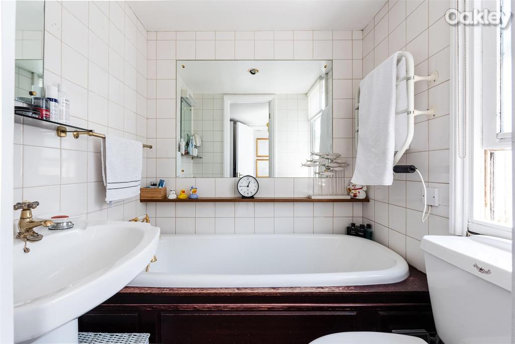 En-Suite Bathroom
