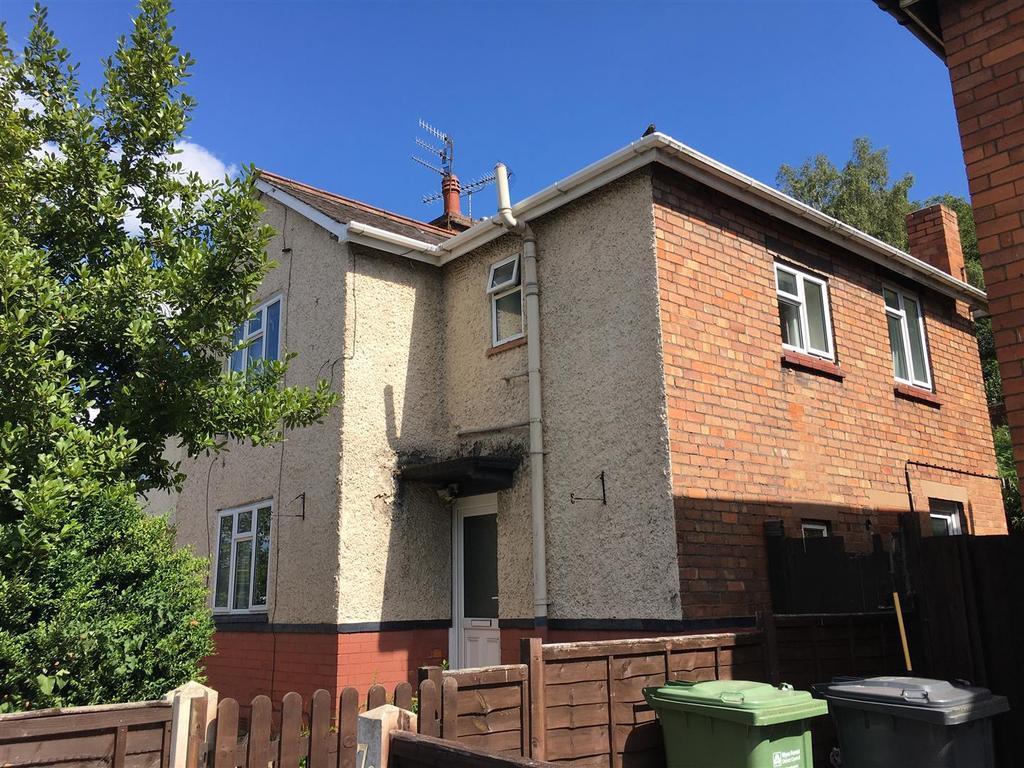 Worcester Road, Kidderminster 3 bed house £145,000