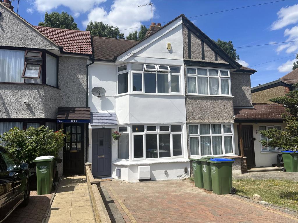 Dorchester Avenue, Bexley, Kent, DA5 2 bed property £1,500 pcm (£346 pw)