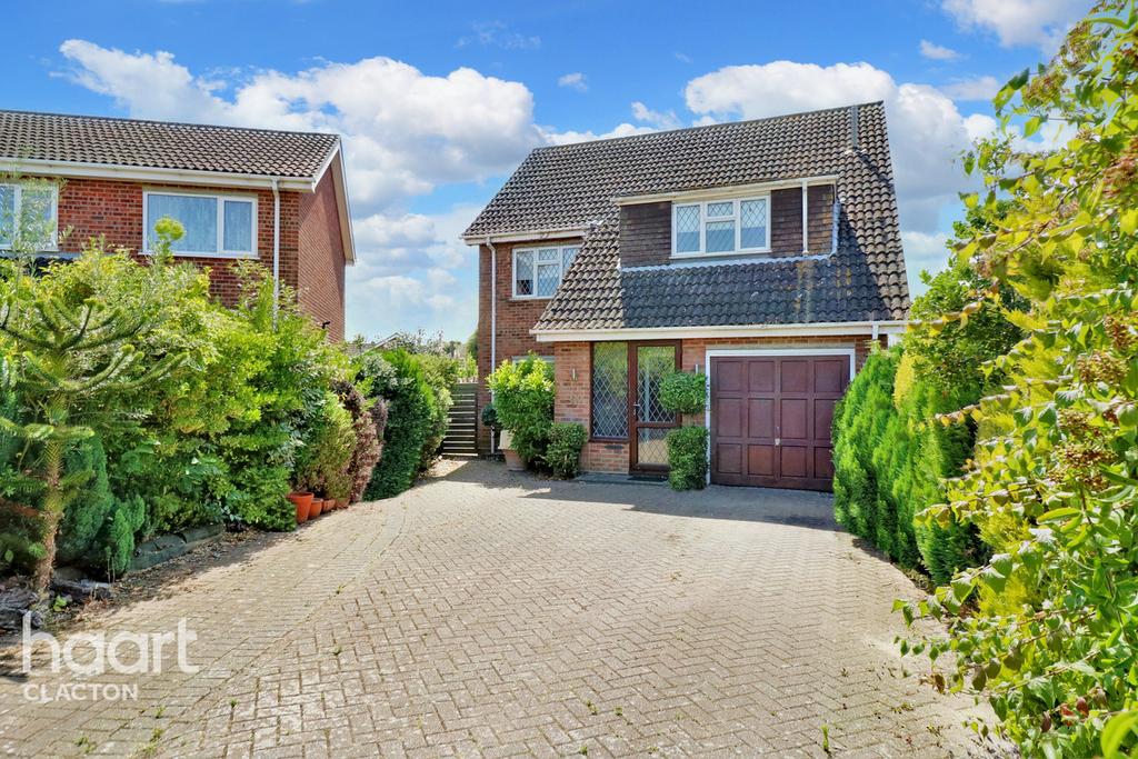 Vicarage Gardens, ClactonOnSea 4 bed detached house £425,000