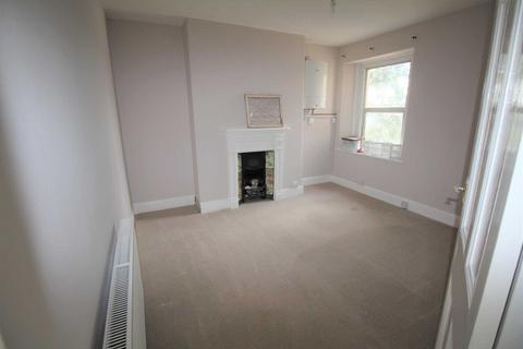 2 bedroom flat to rent, Ashcombe Park Road, Milton