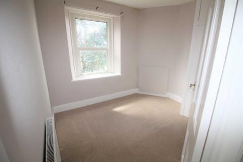 2 bedroom flat to rent, Ashcombe Park Road, Milton