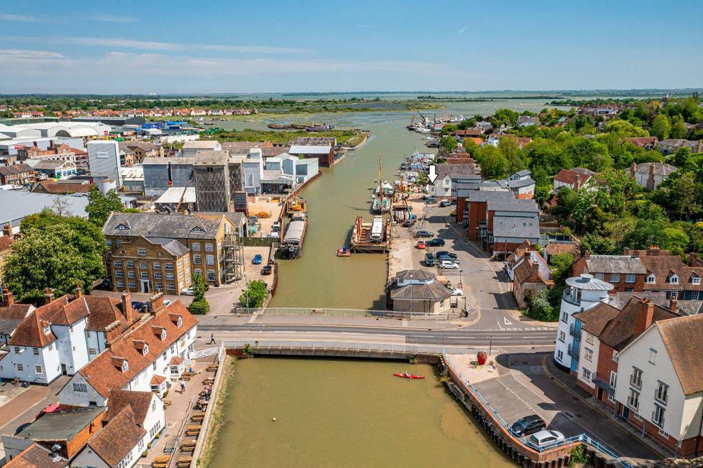 Chandlers Quay, Maldon, Essex 2 bed apartment £435,000