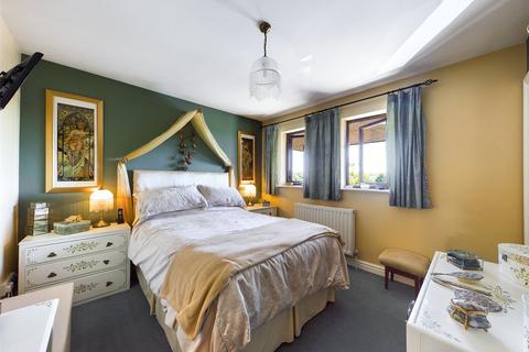 3 bedroom semi-detached house for sale - Tolladine Road, Worcester, Worcestershire, WR4