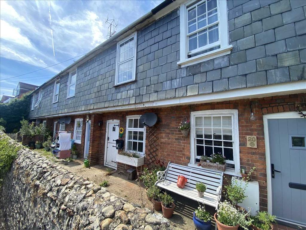 Mead Lane, Farnham 2 bed terraced house £300,000