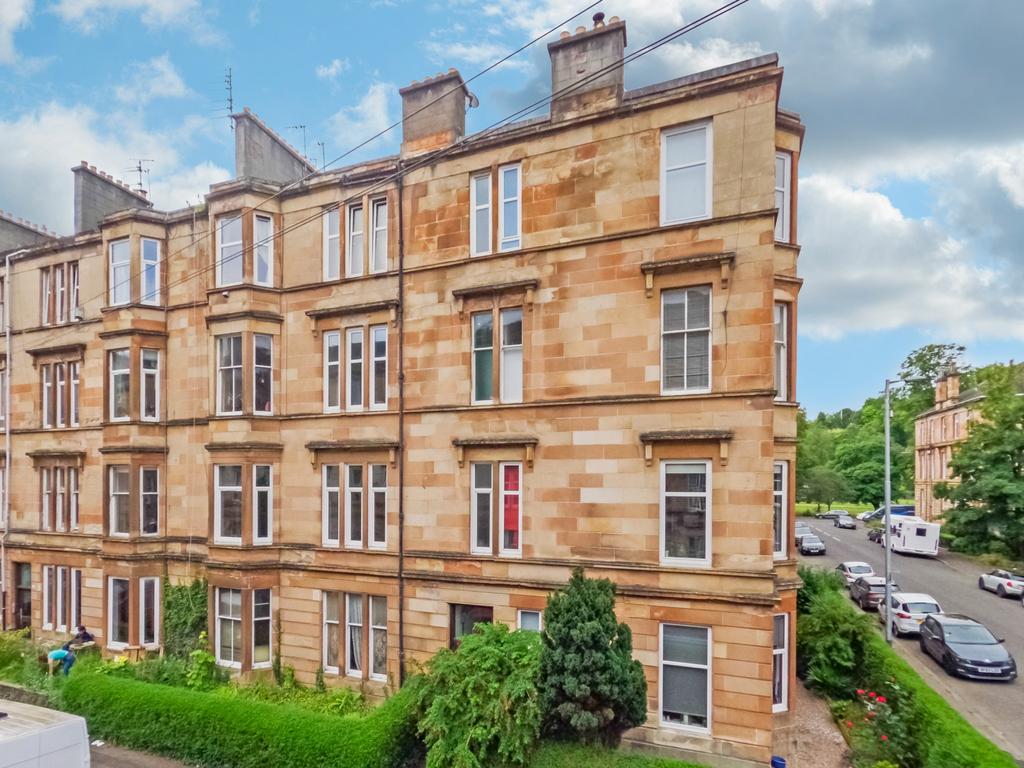 Albert Avenue, Flat 1/2, Queens Park, Glasgow, G42 8RB 2 bed apartment