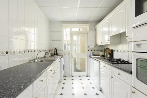 21 Waverley Road, London, E18 1HU