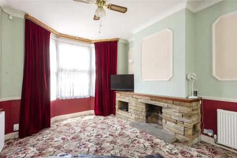 21 Waverley Road, London, E18 1HU