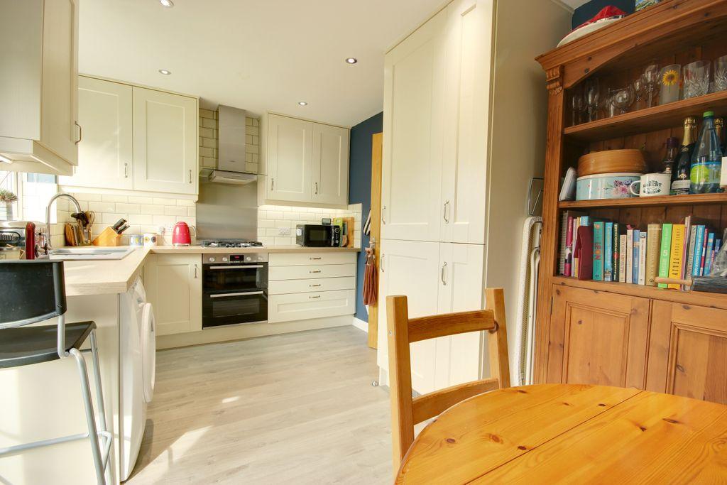 Risby Place, Beverley HU17 8NT 3 bed semidetached house £275,000