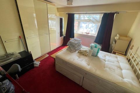 92 Atkinson Road, London, E16 3LS