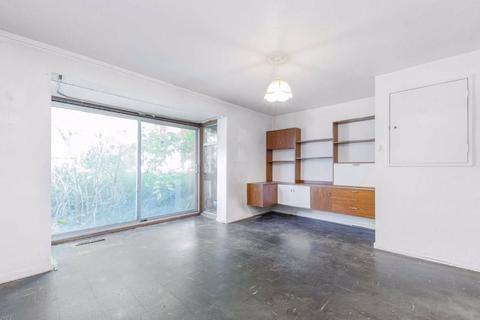 10 Wedgwood Way, London, SE19 3ES