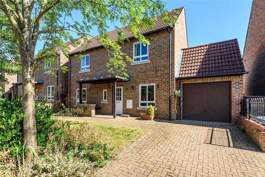 Edinburgh Gate, Denham Garden Village, Buckinghamshire, UB9 2 bed