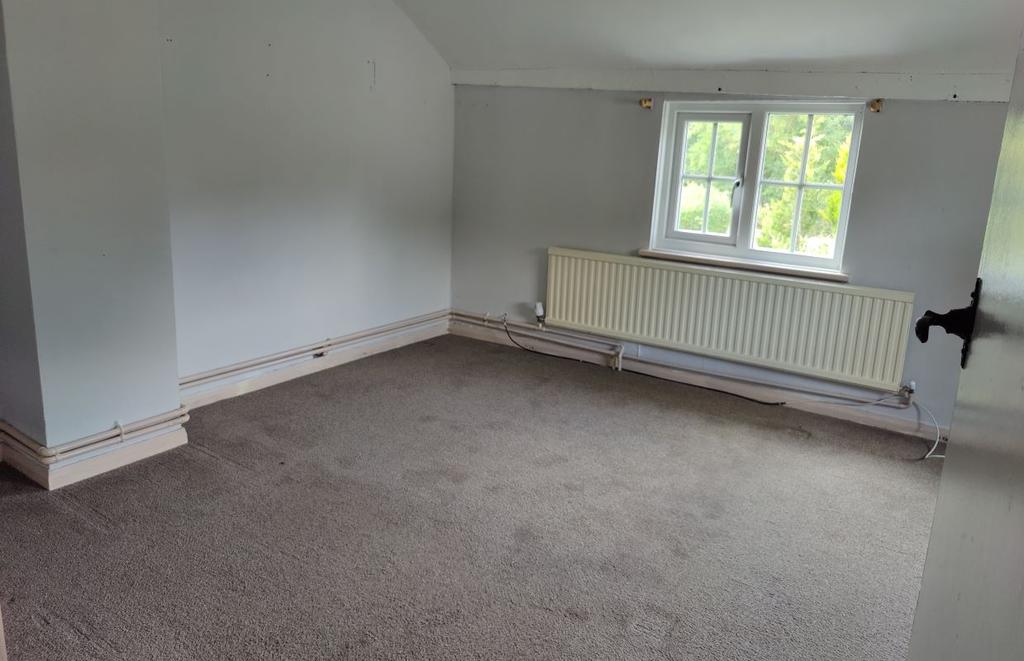 1 Chestnut Cottages, Burton End, Stansted, Essex, CM24 8UJ 2 bed end of