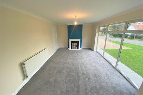 3 bedroom bungalow to rent, Fold Hill, Low Road, Friskney, PE22