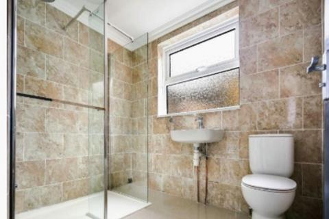 4 bedroom terraced house to rent, Ladysmith Avenue, London E6