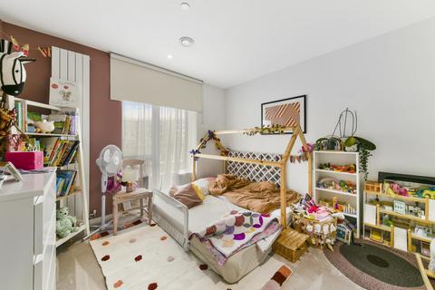 3 bedroom apartment for sale, Laker House, Royal Wharf, London, E16