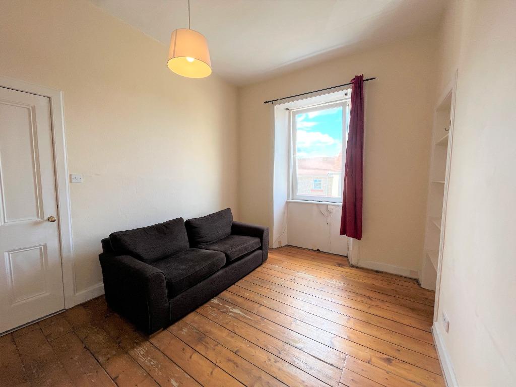 Stewart Terrace, Edinburgh, EH11 1 bed flat £750 pcm (£173 pw)