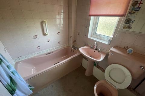 25 Dunkery Road, London, SE9 4HX
