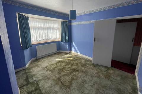 25 Dunkery Road, London, SE9 4HX