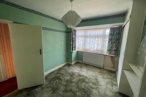 25 Dunkery Road, London, SE9 4HX